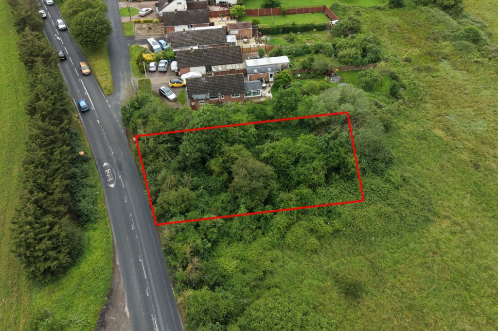 Lot: 88 - LAND WITH POTENTIAL - Aerial Photo 2
